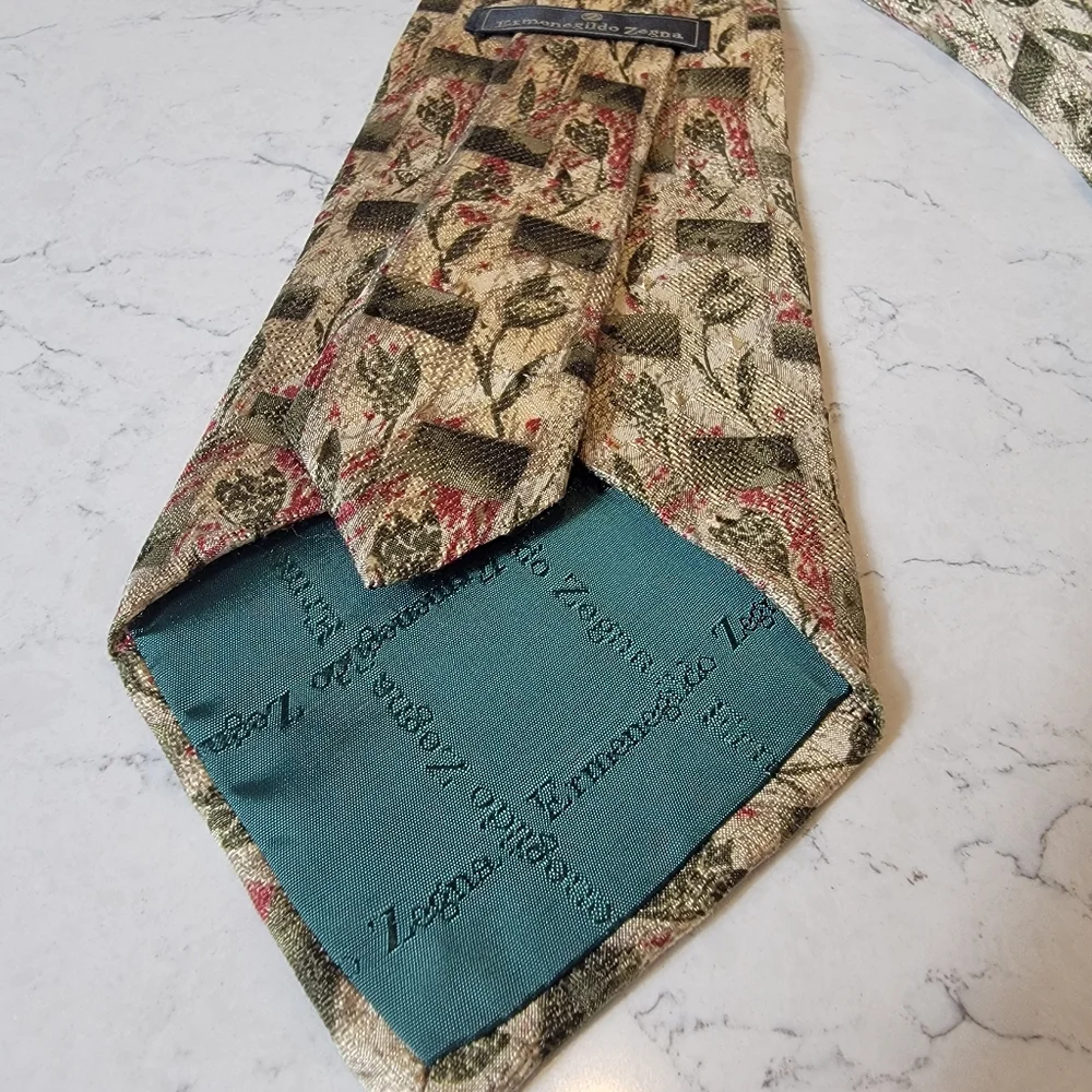 Ermenegildo Zegna Vintage Floral Geometric Silk Tie Italy Beige luxury preppy